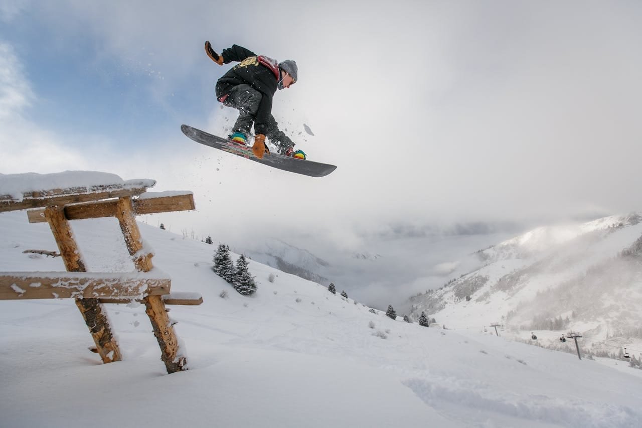 Skiing in Japan: A Comprehensive Guide to the Best Slopes and Experiences
